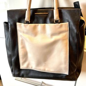Original Marc Jacob’s leather bag w/ strap